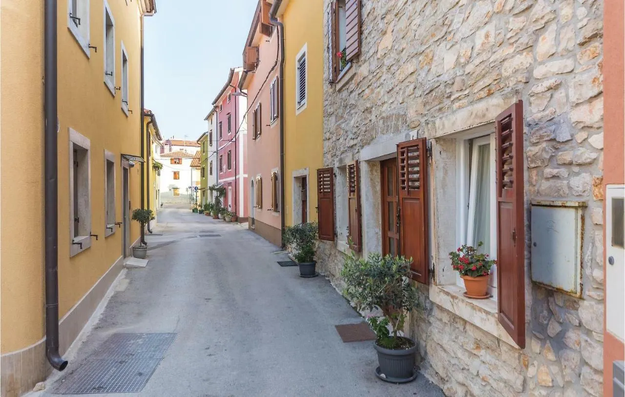 Cozy Apartment In Novigrad With Wifi